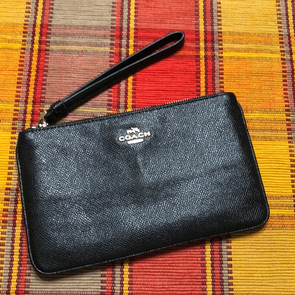 Coach wristlet, great condition!